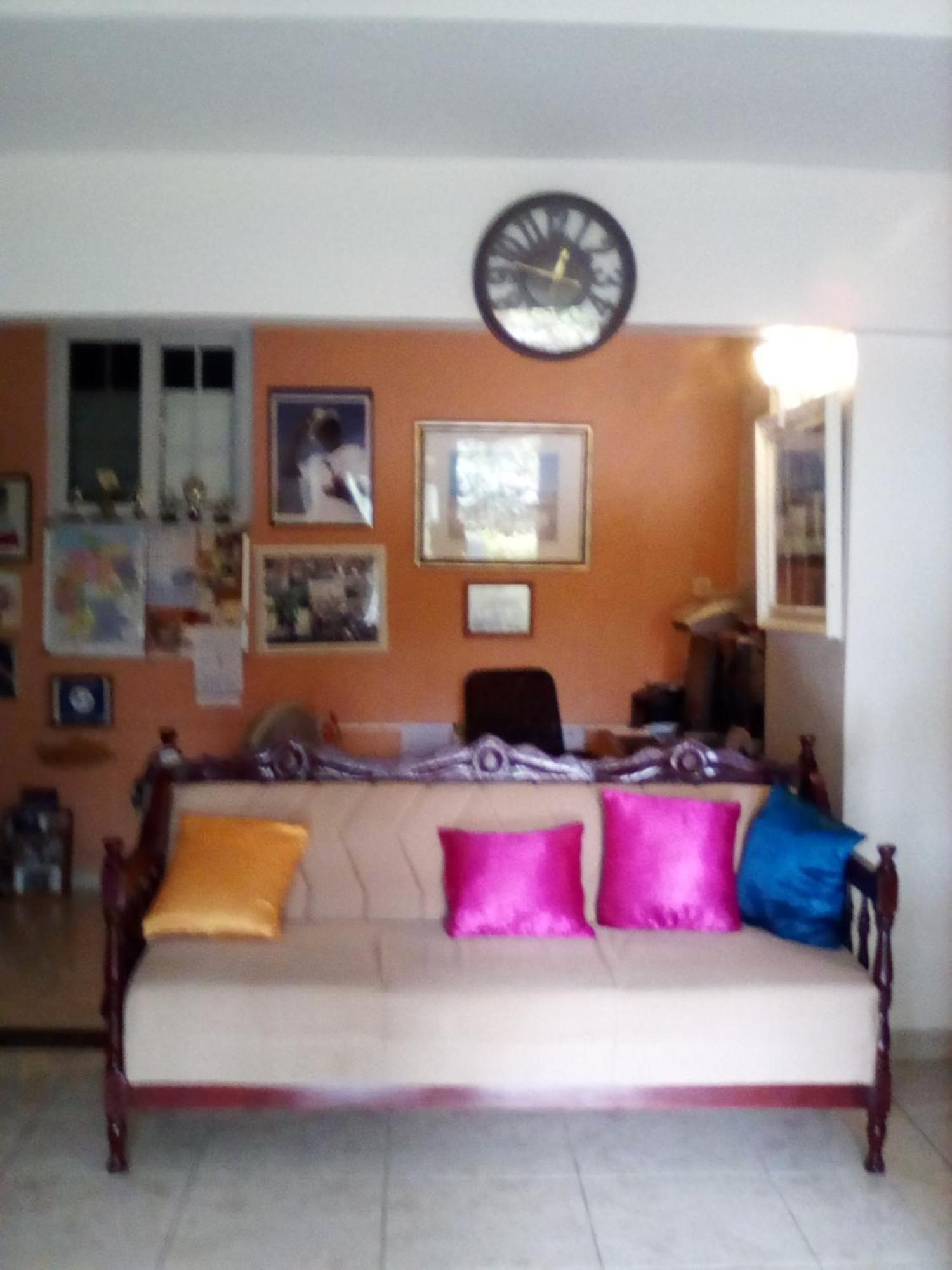 Castlevue B&B Teluk Montego Bagian luar foto